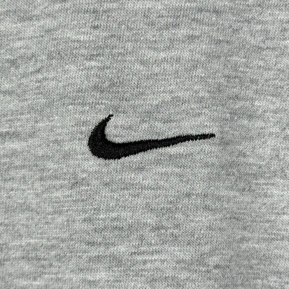 VINTAGE NIKE SWOOSH LOGO CLASSIC ESSENTIAL T-SHIRT SZ MEDIUM GREY EMBROIDERED - Picture 3 of 7